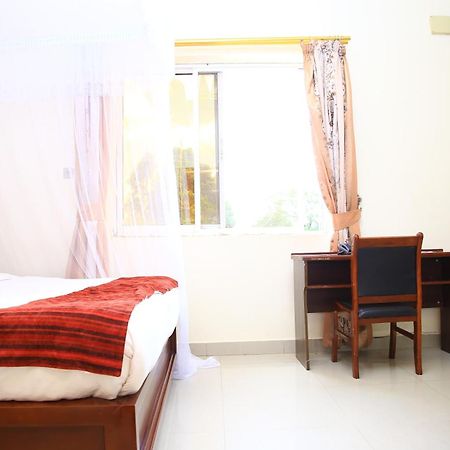 Glory Summit Hotel Hoima Екстер'єр фото
