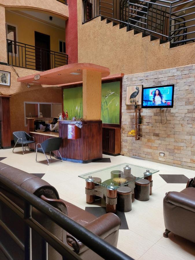 Glory Summit Hotel Hoima Екстер'єр фото