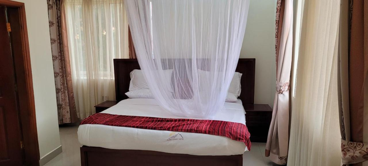 Glory Summit Hotel Hoima Екстер'єр фото