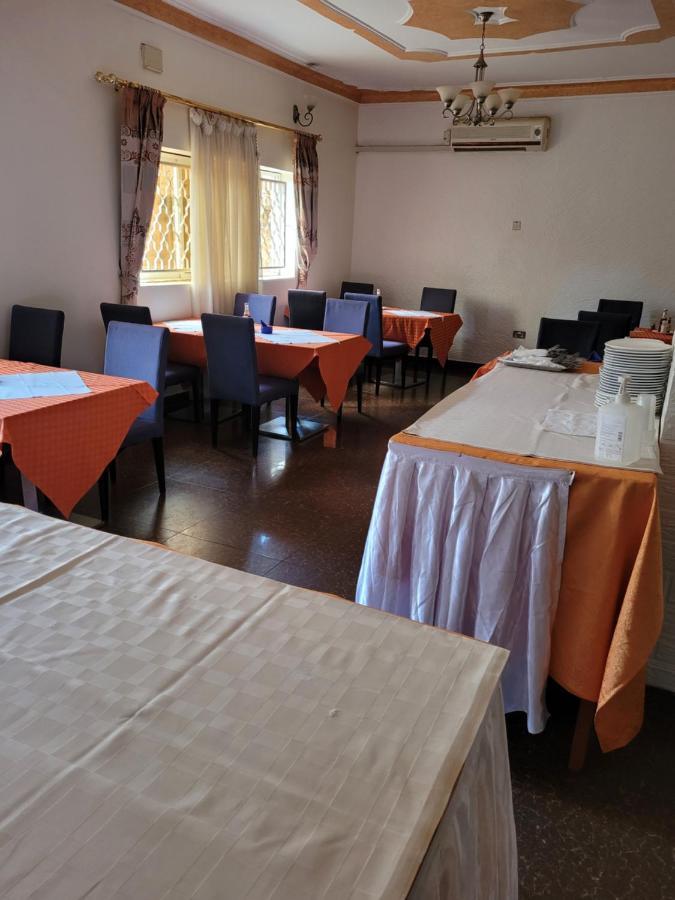 Glory Summit Hotel Hoima Екстер'єр фото