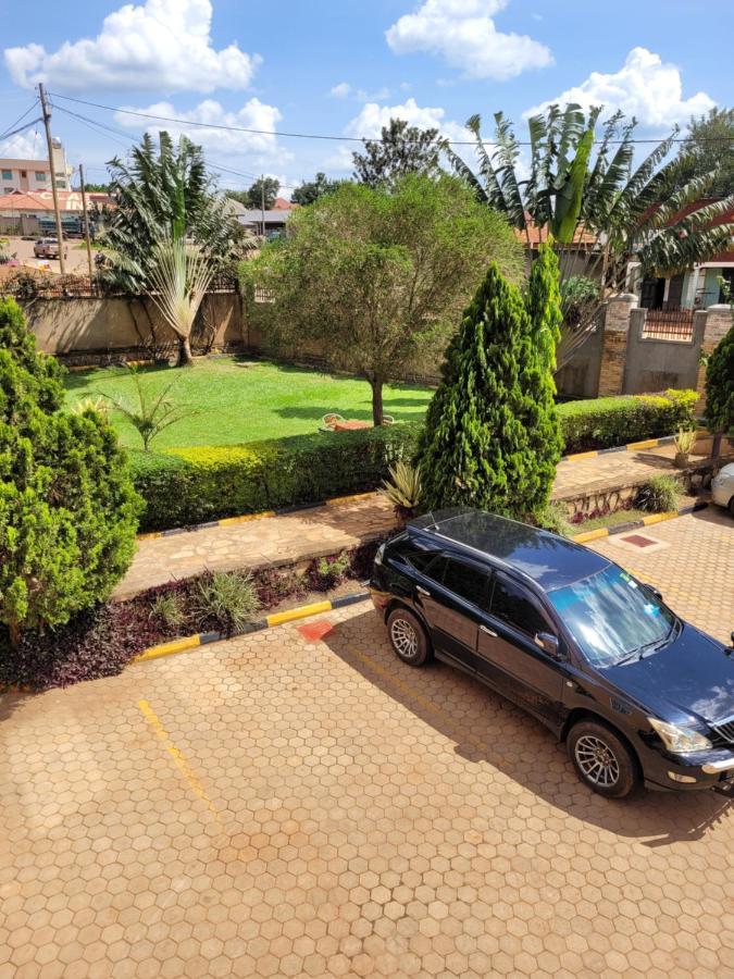 Glory Summit Hotel Hoima Екстер'єр фото