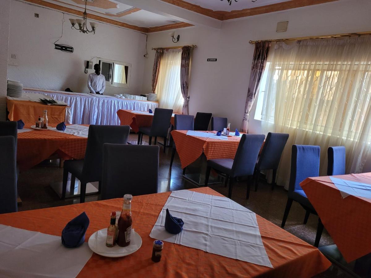 Glory Summit Hotel Hoima Екстер'єр фото