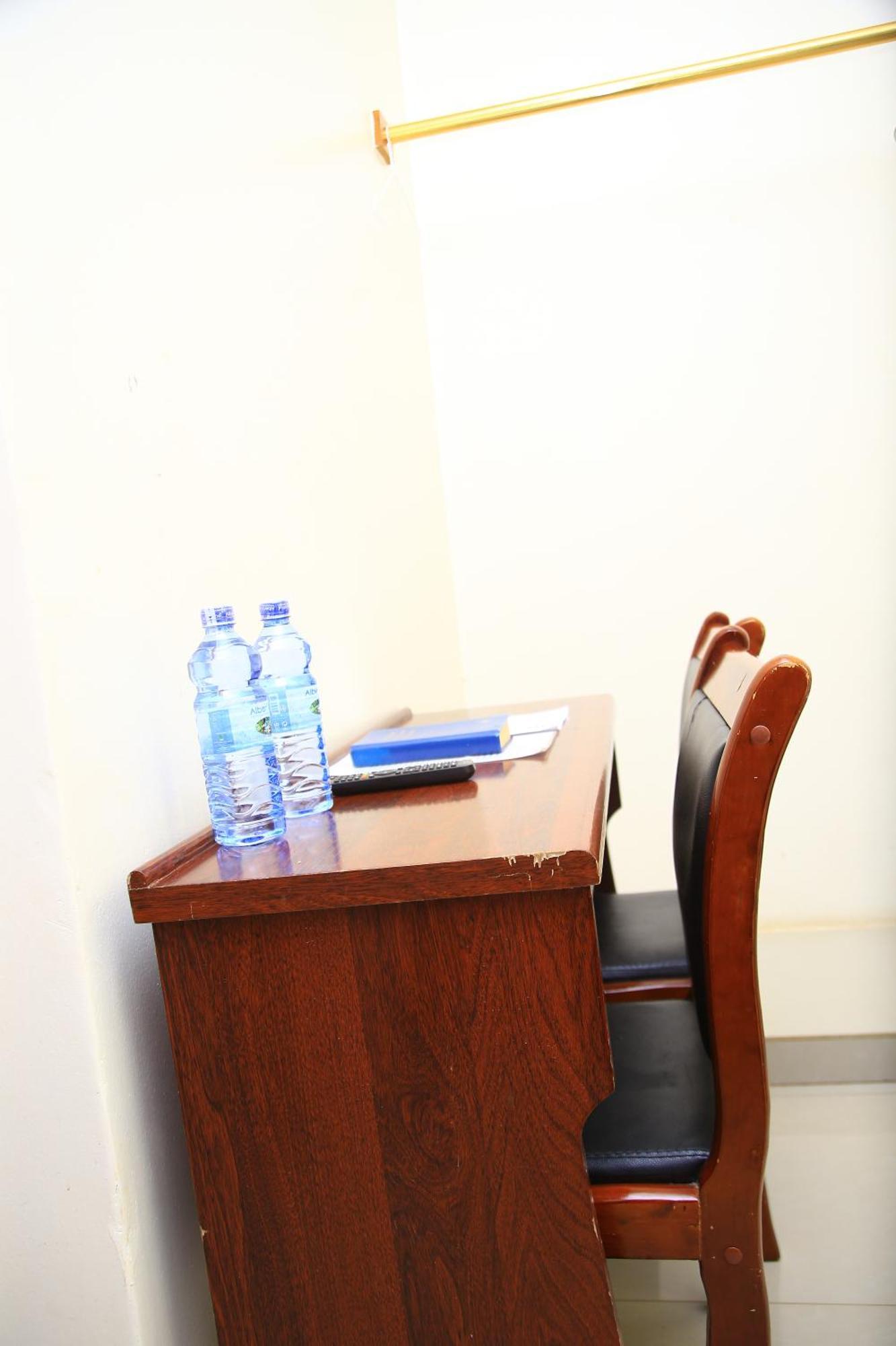 Glory Summit Hotel Hoima Екстер'єр фото