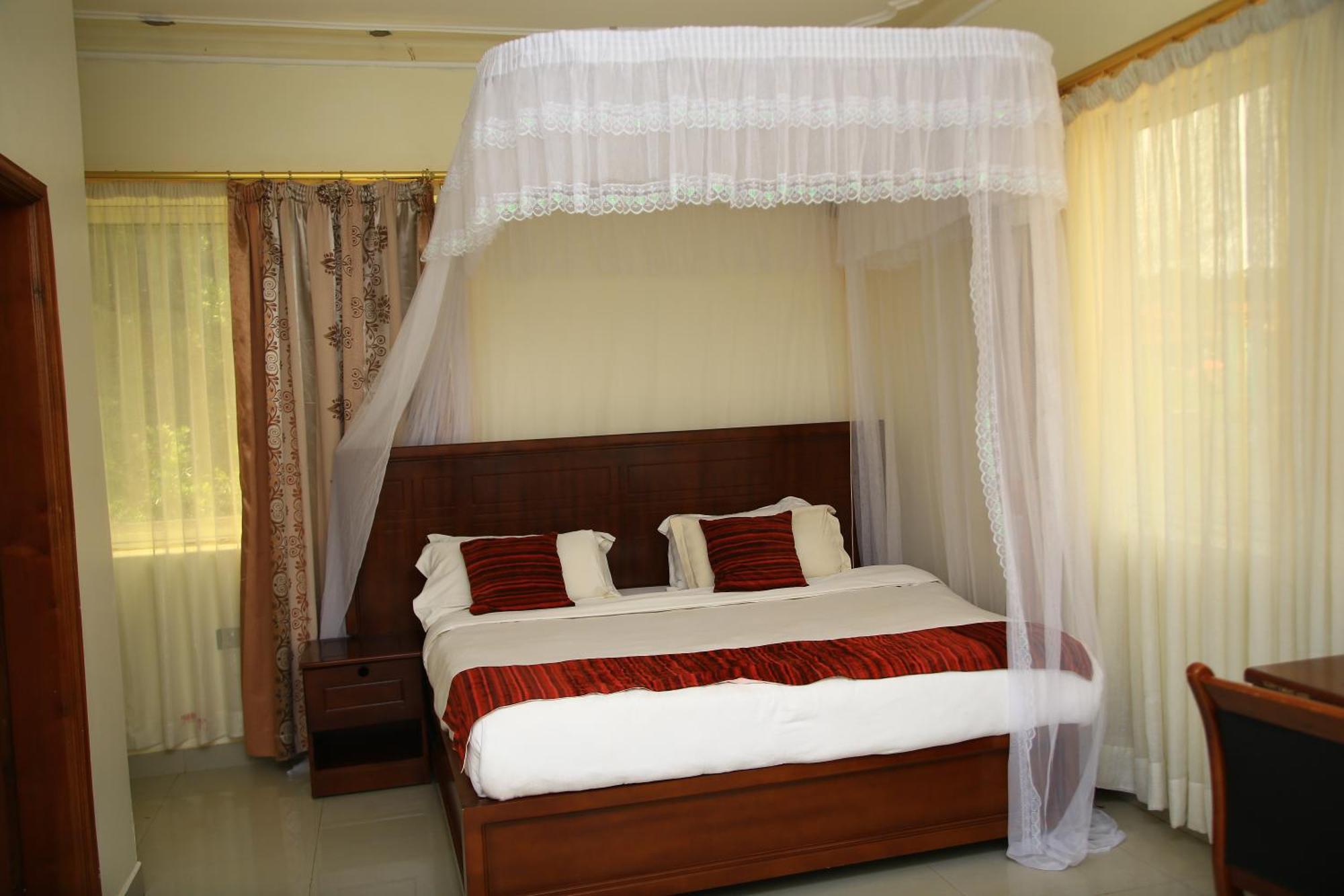 Glory Summit Hotel Hoima Екстер'єр фото