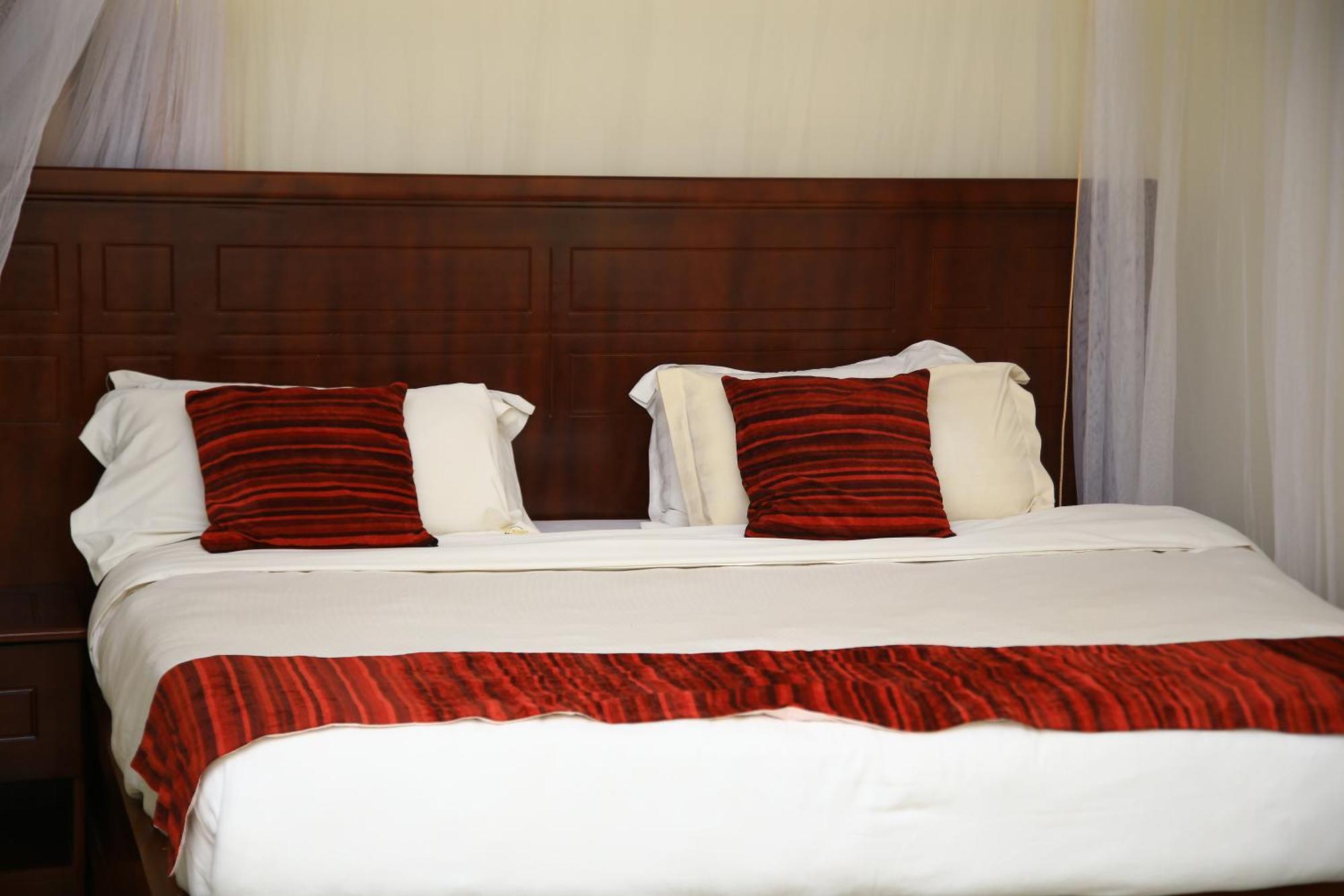 Glory Summit Hotel Hoima Екстер'єр фото