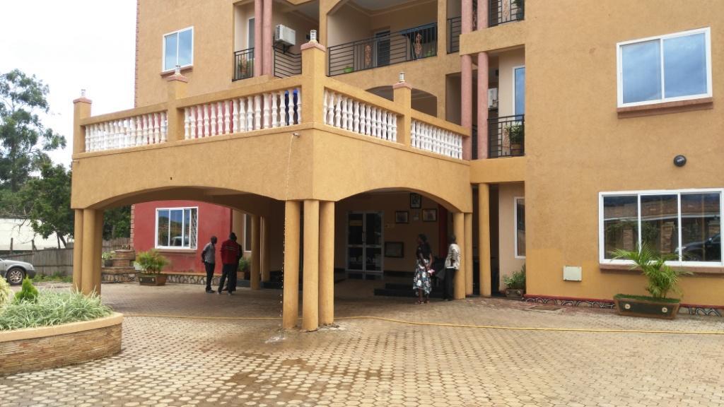 Glory Summit Hotel Hoima Екстер'єр фото