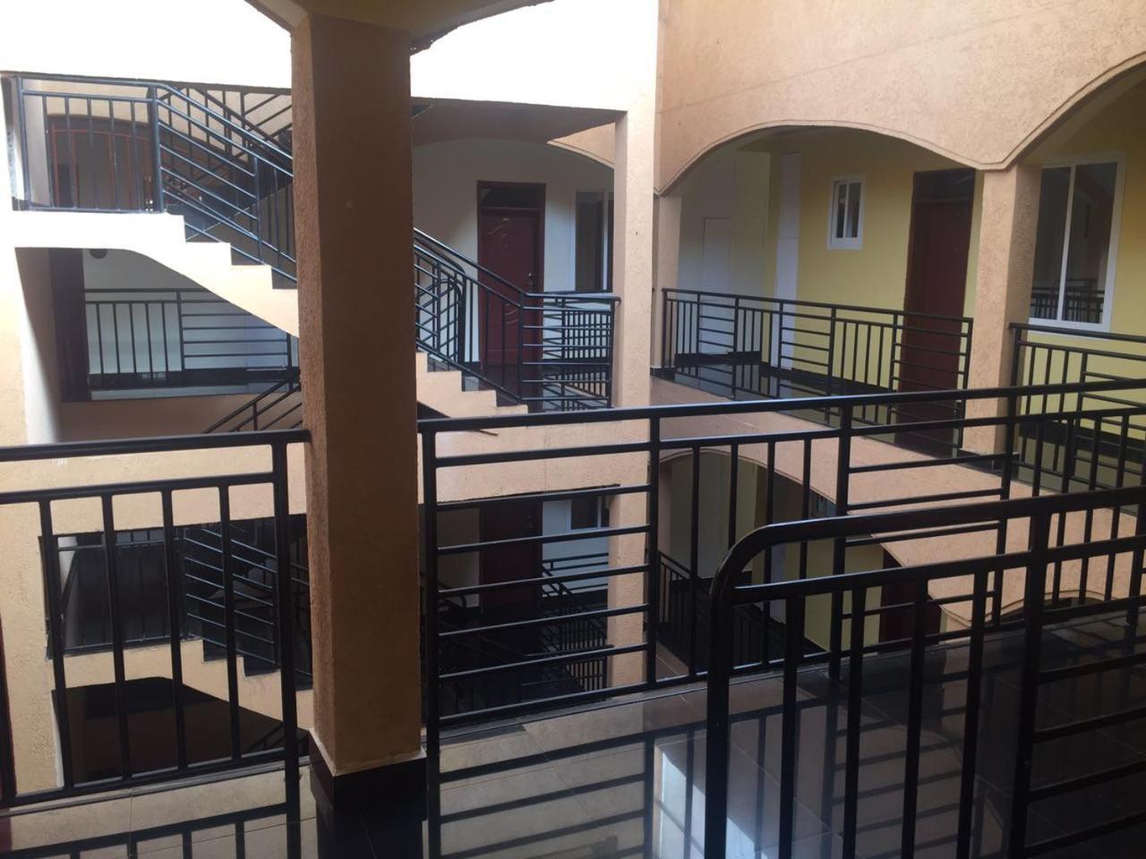 Glory Summit Hotel Hoima Екстер'єр фото