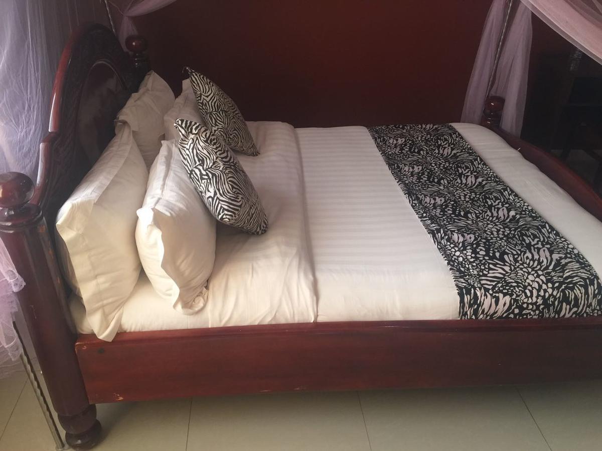 Glory Summit Hotel Hoima Екстер'єр фото